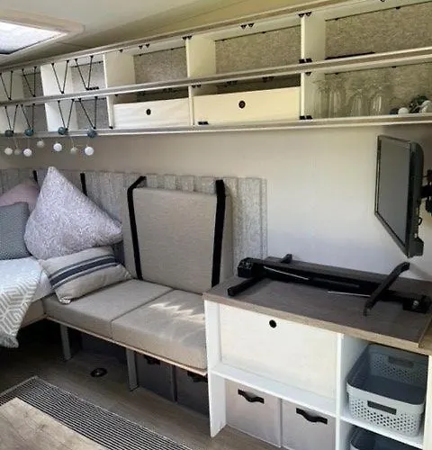 캠프장 Wohnwagen Beachy Direkt Am Achterwasser